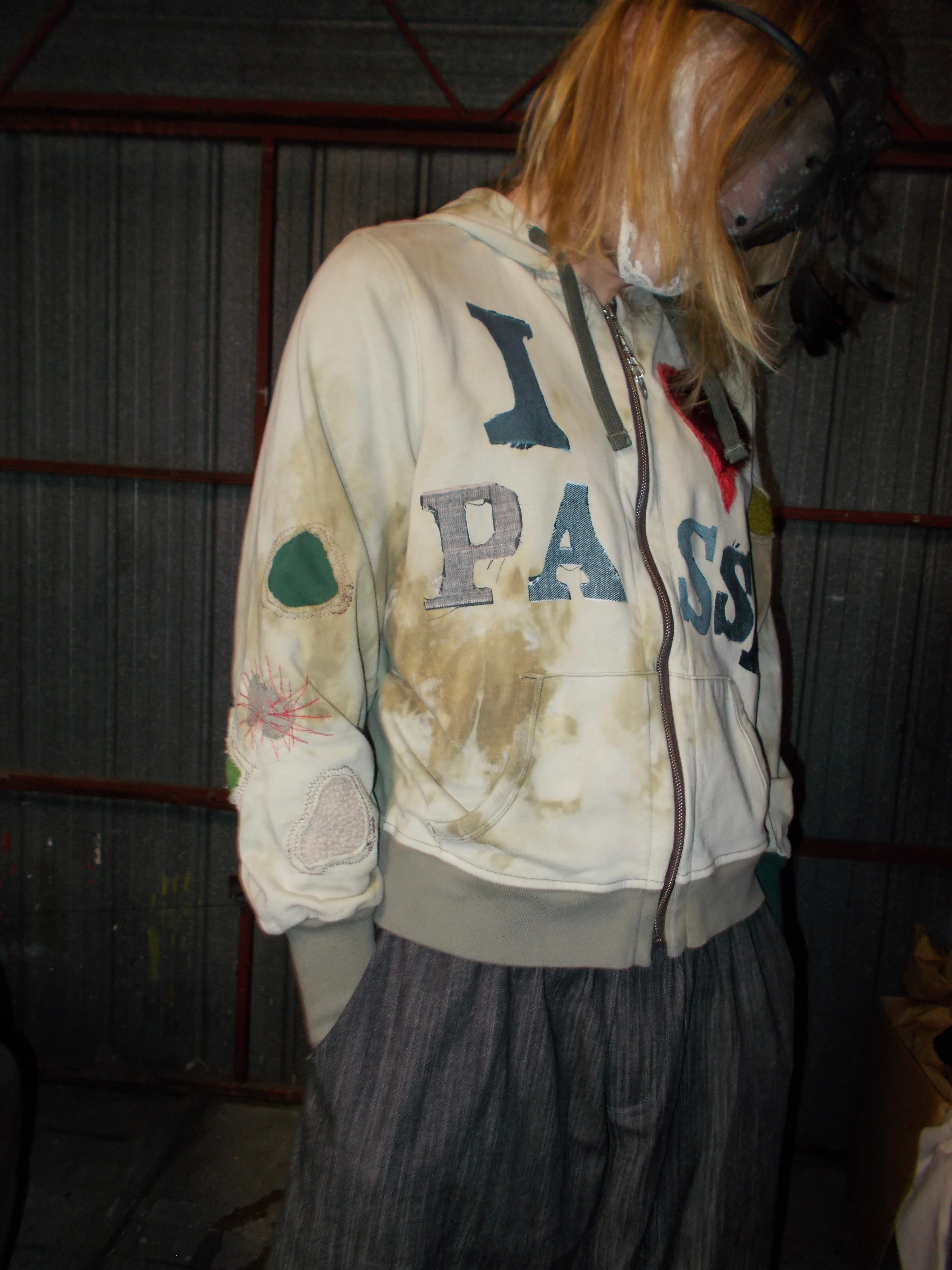 I <3 Passé, Hoodie: Light Khaki
