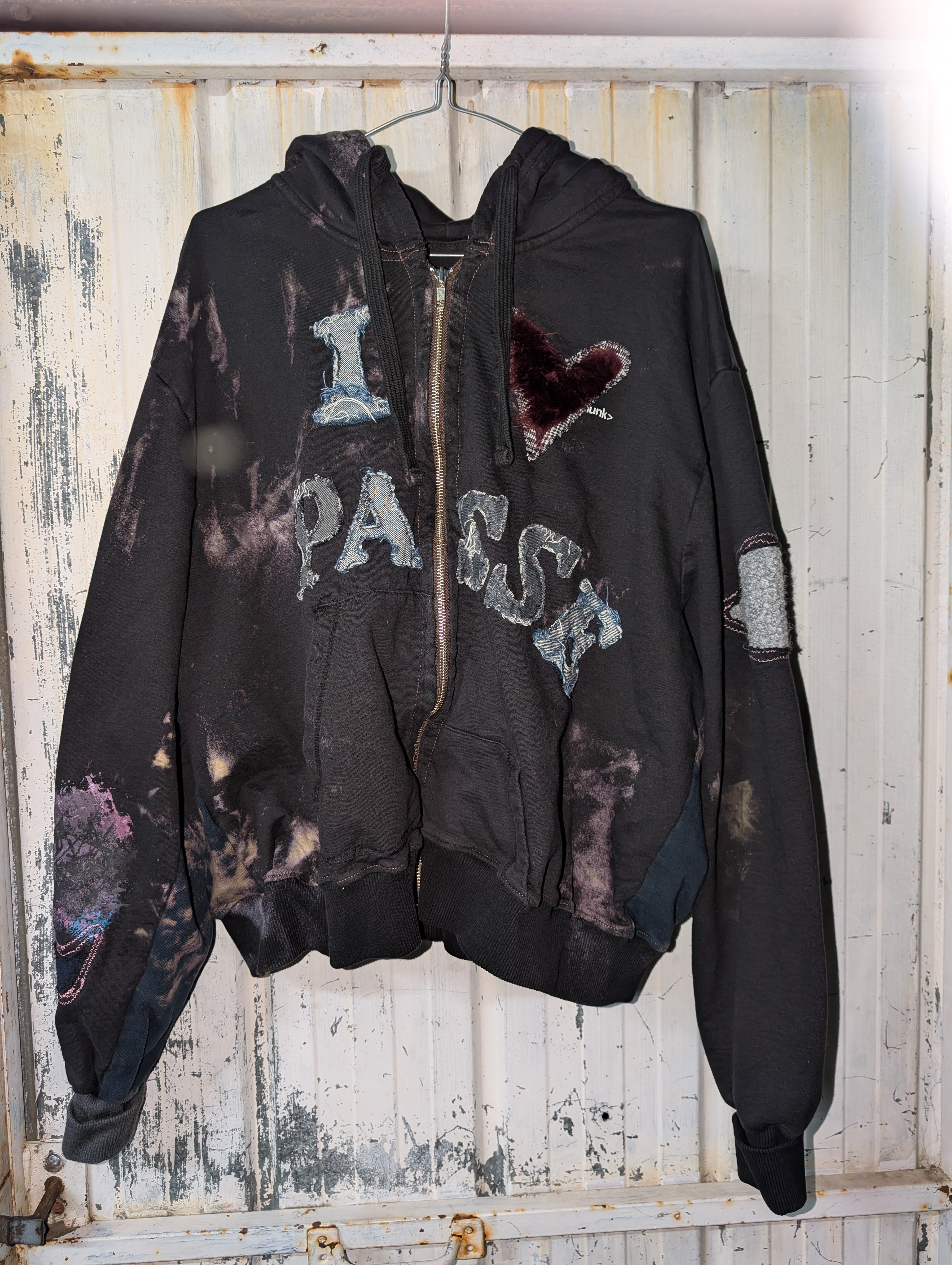 I <3 Passé, Hoodie: Black